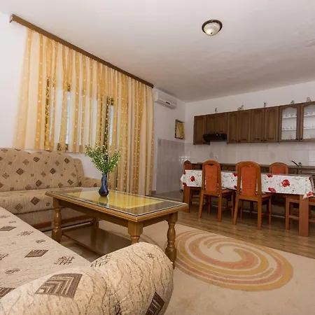 Ljube Apartment